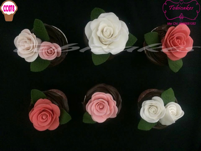 [CC78] CUPCAKES TRANG TRÍ HOA HỒNG GUMPASTE
