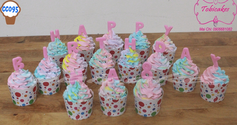 [CC95] CUPCAKES BẮT KEM CẦU VỒNG CẮM CHỮ
