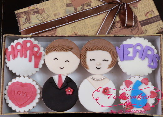 BỘ CUPCAKES KỶ NIỆM 6 NĂM NGÀY CƯỚI