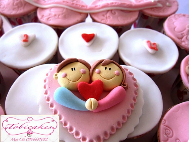 CUPCAKES TẠO HÌNH FONDANT DÀNH CHO CẶP ĐÔI