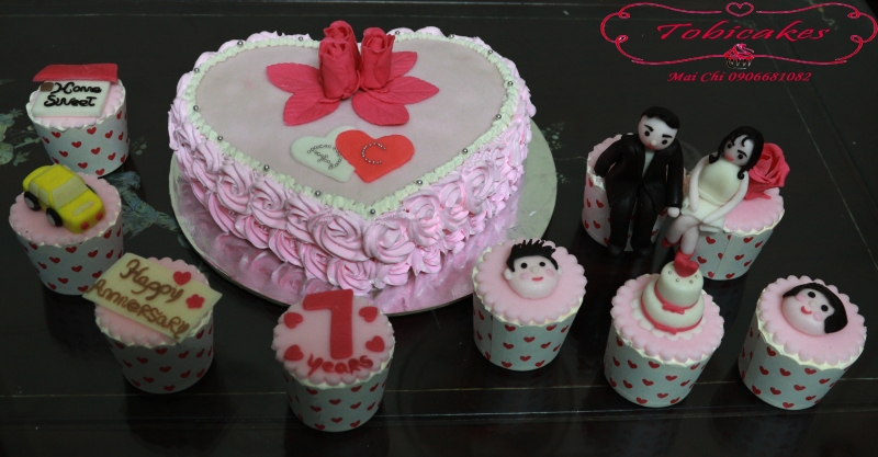 BỘ CUPCAKES KỈ NIỆM NGÀY CƯỚI