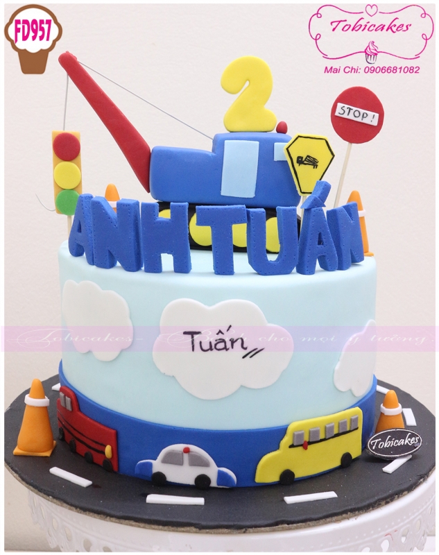 BÁNH SINH NHẬT TẠO HÌNH XE CẨU DÀNH CHO BÉ TRAI