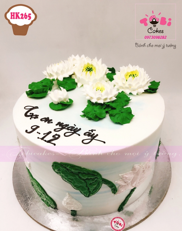 [HK265] BÁNH KEM GATO TRANG TRÍ HOA SEN TRẮNG VẼ THÀNH BÁNH