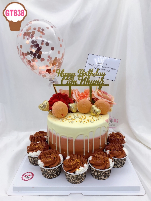 GT838 - BÁNH SINH NHẬT TONE HỒNG ĐẤT KÈM CUPCAKES DÀNH TẶNG SẾP NỮ