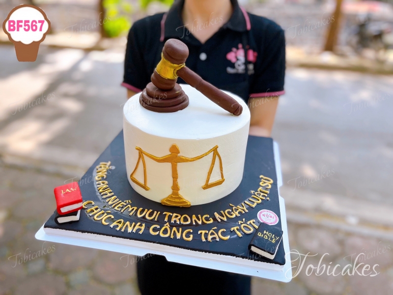 BF567 - BÁNH SINH NHẬT ĐẸP TẠO HÌNH BÚA THẨM PHÁN LUẬN SƯ