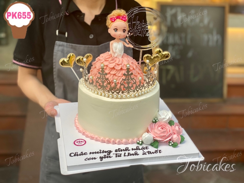 PK655 - BÁNH SINH NHẬT TRANG TRÍ VƯƠNG MIỆN VÀ BÚP BÊ MẶC VÁY LỘNG LẪY TẠO TỪ KEM ĐỘC ĐÁO DÀNH CHO CÁC BÉ GÁI