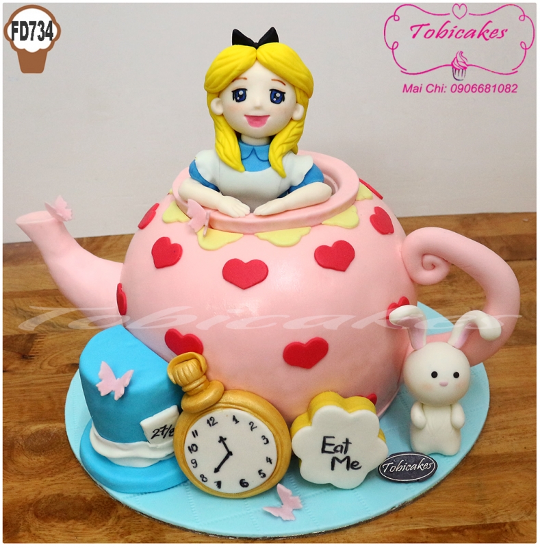 BÁNH SINH NHẬT TẠO HÌNH ALICE CHUI RA TỪ ẤM TRÀ