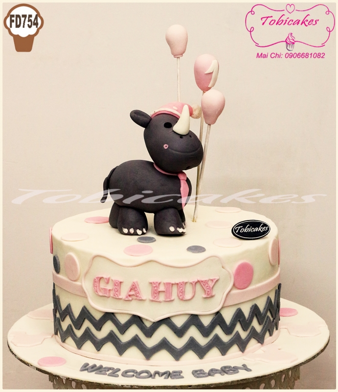 BÁNH SINH NHẬT TẠO HÌNH BÉ TÊ GIÁC DỄ THƯƠNG