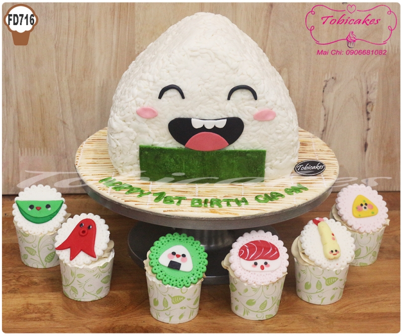 BÁNH SINH NHẬT TẠO HÌNH CƠM NẮM + 1 SET CUPCAKES SUSHI