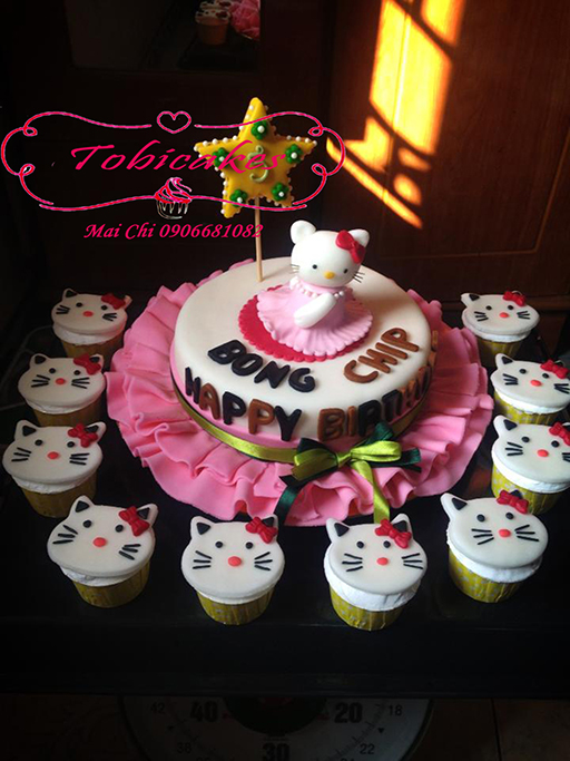 BÁNH SINH NHẬT TẠO HÌNH MÈO KITTY VÀ SET CUPCAKES