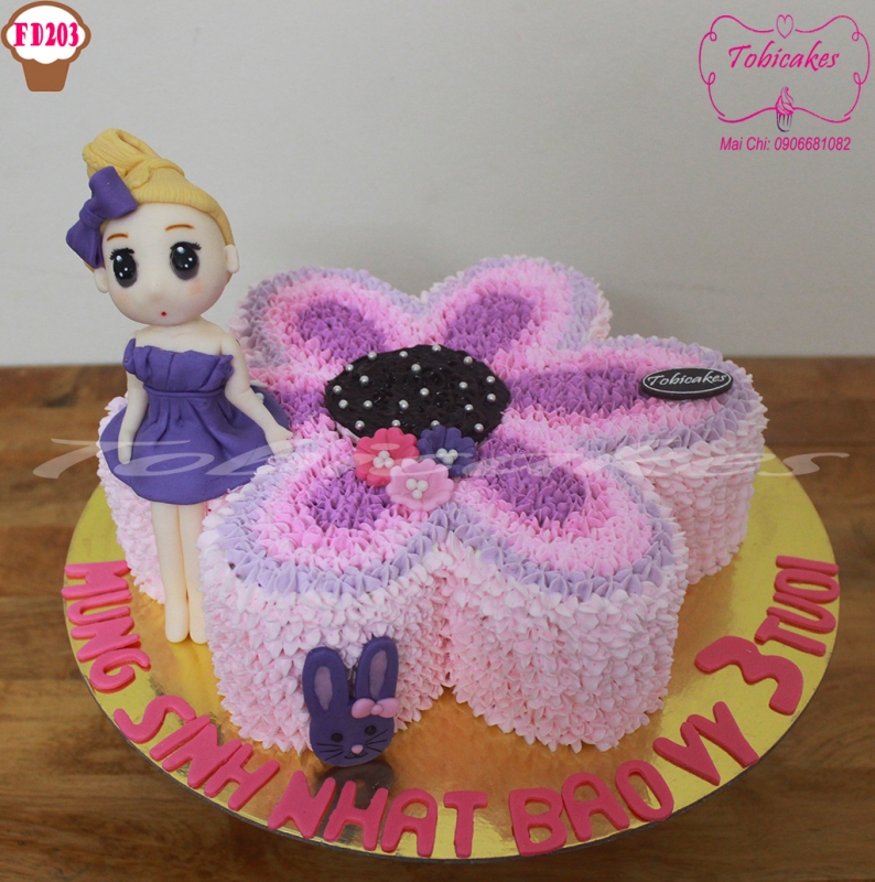 BÁNH SINH NHẬT GATO HÌNH BÔNG HOA VÀ BÉ BÚP BÊ CHIBI